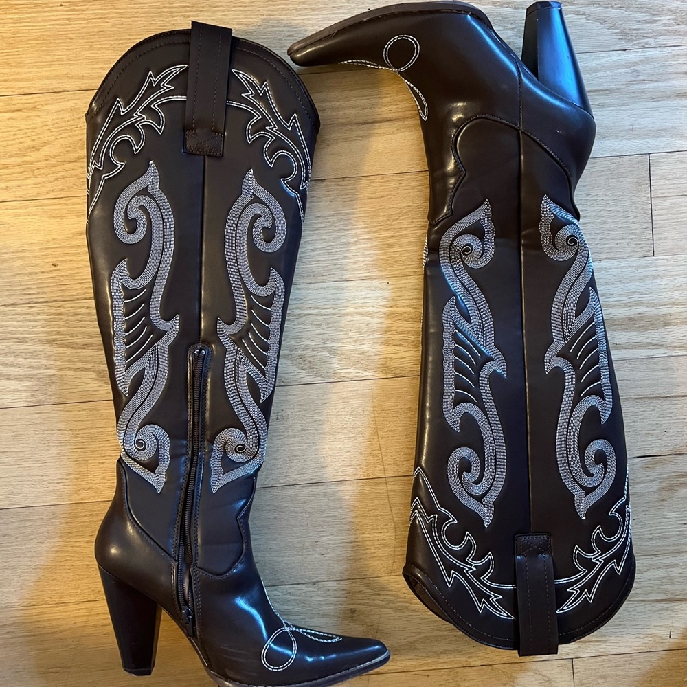 Houston Hottie Cowboy Boots in Brown from Fashion Nova